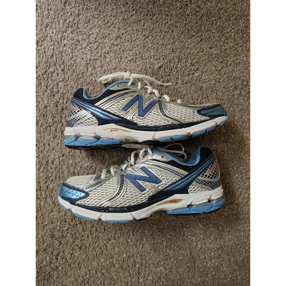 Wmns New Balance 770 V2 Running Shoes - Picture 1 of 6